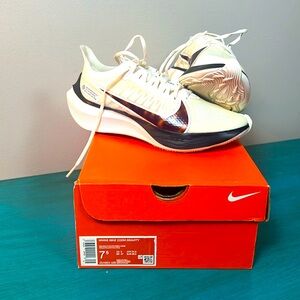 NIB Women’s Nike zoom Gravity